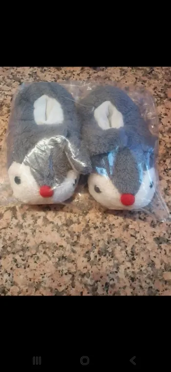 Chaussons taille 26-27 neuf