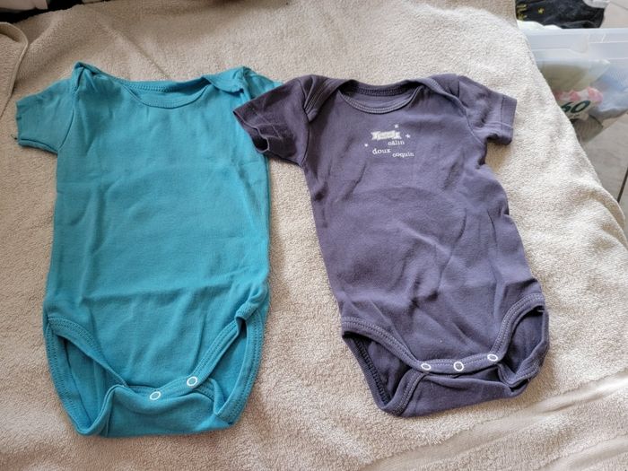 Lot de 9 bodies garcon 3 mois - photo numéro 2