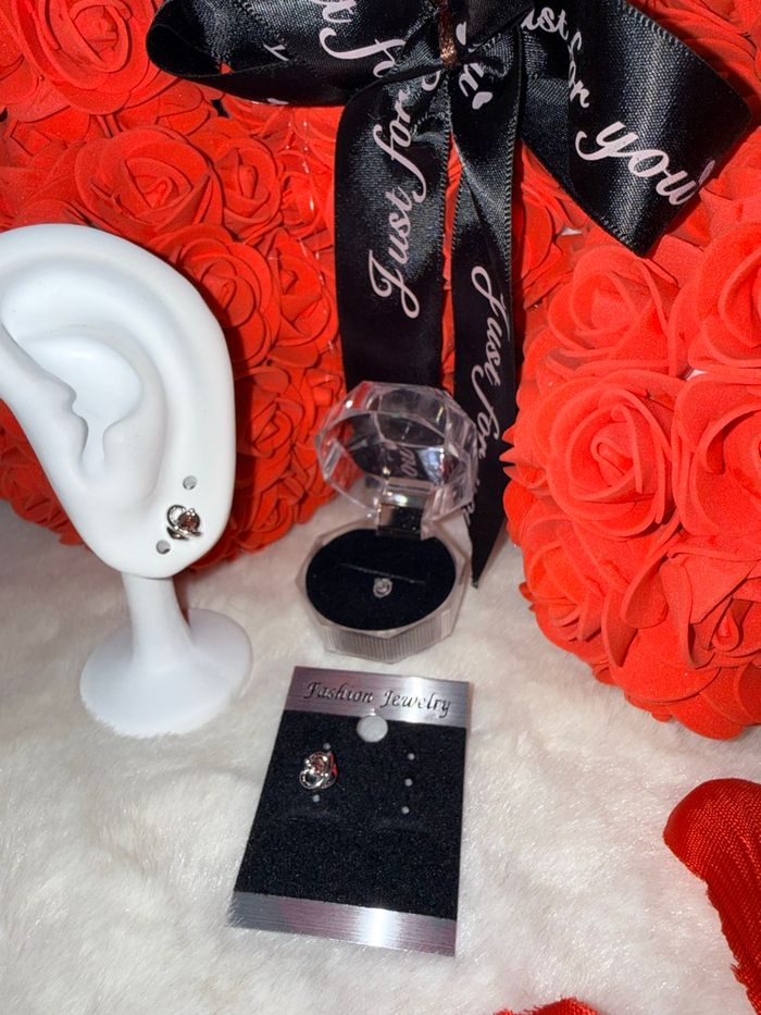 🖤 Boucles d’oreilles argentées cœur noir – Élégance et sobriété 🖤 - photo numéro 2