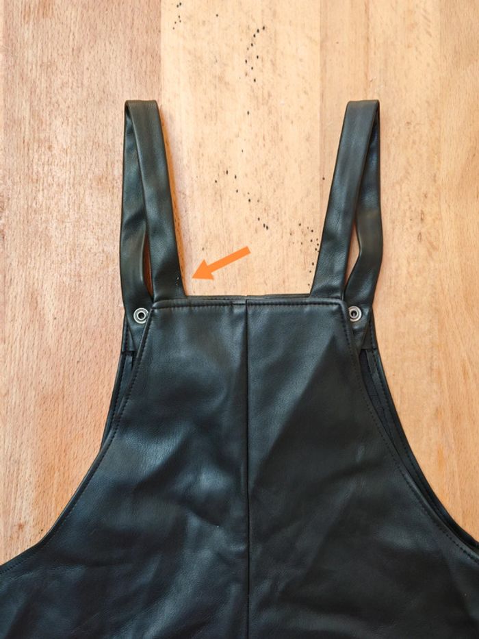 Robe salopette en simili cuir - photo numéro 2