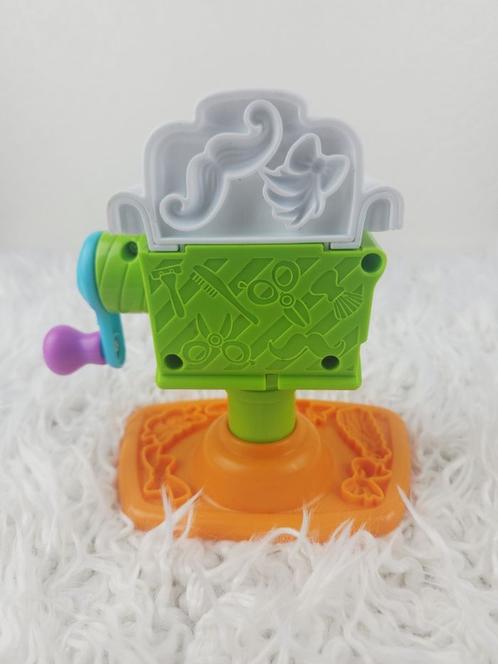 Le coiffeur marque Play-Doh 🎅 - photo numéro 9