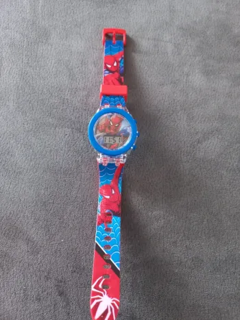 Montre lumineuse digitale spiderman