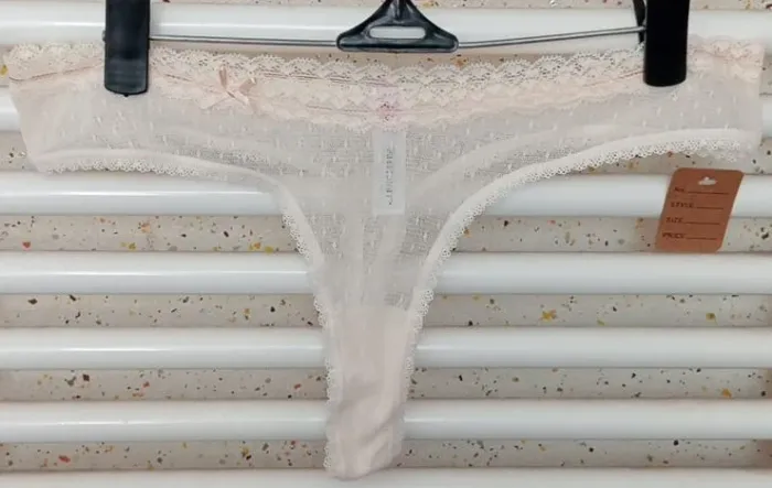 String crème Passionata Taille L - photo numéro 2