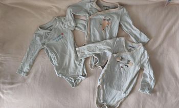 Lot de bodies 6mois