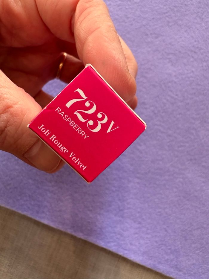 Rouge à lèvres velvet de chez Clarins - photo numéro 4
