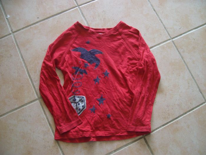 Tee shirt rouge manches longues garçon 6 ans DPAM