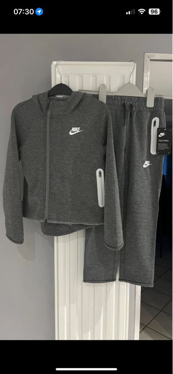 Ensemble Nike Tech fille 6/7 ans 