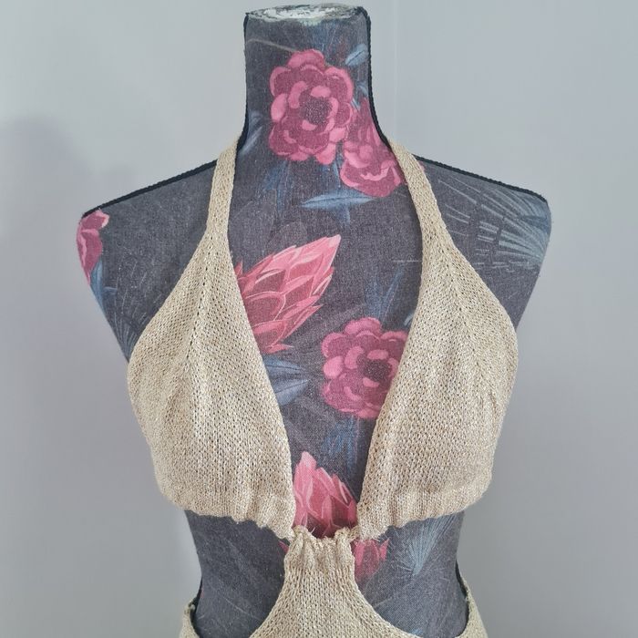 Robe sexy dorée pailletée - photo numéro 2