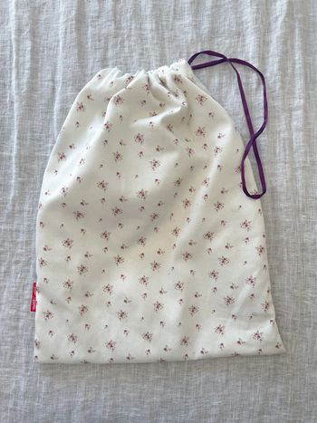 Pochette housse de rangement blanche à fleurs