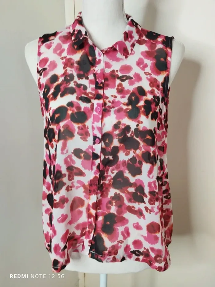 Blouse sans manche taille 42