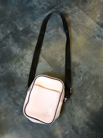 Pochette rose Lacoste