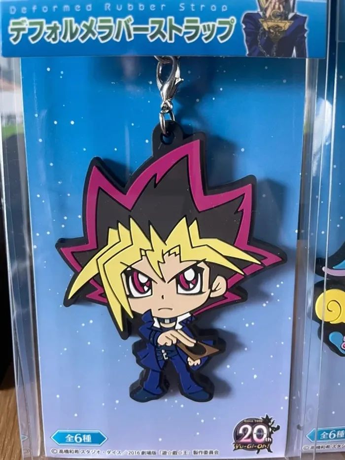 Yu-Gi-Oh! Lot 2 Porte-clés Yami Yugi & Black Magician Girl Deformed Rubber Strap 20th Anniversary - photo numéro 2