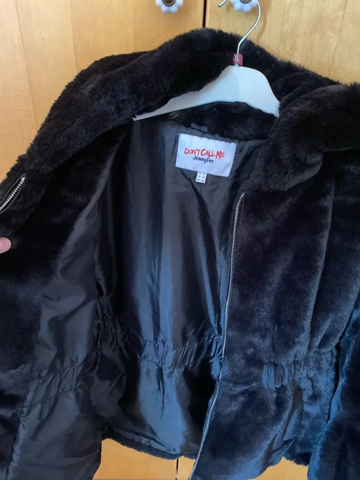 manteau en fausse fourrure noire Jennyfer - photo numéro 3