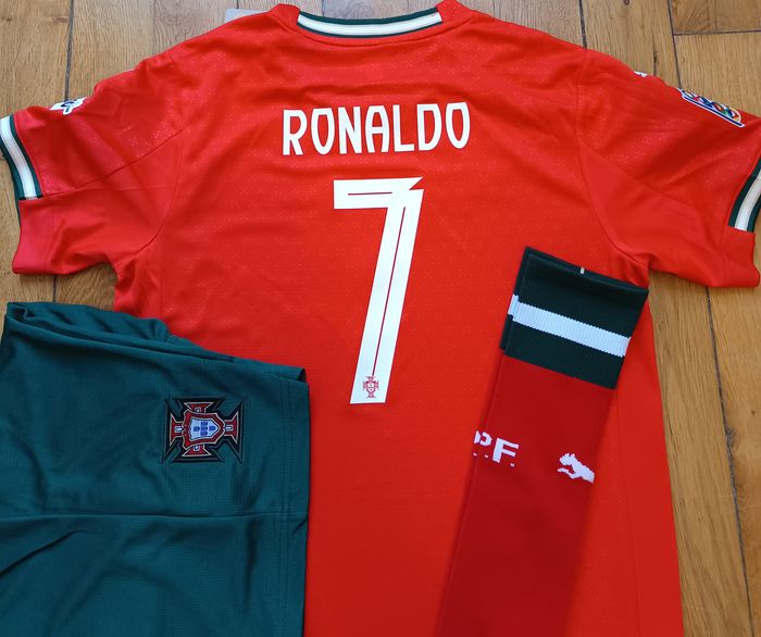 Maillot taille 14 ans Ronaldo Portugal 2026 domicile complet