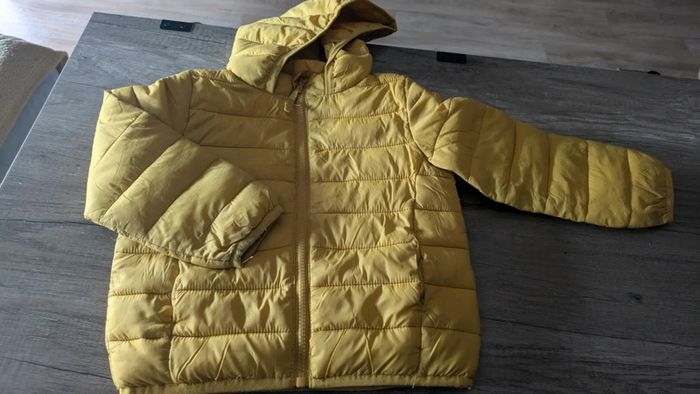 Doudoune jaune moutarde