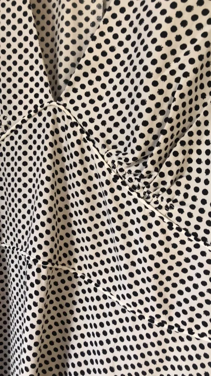 Robe neuve beige et noir à pois - photo numéro 3