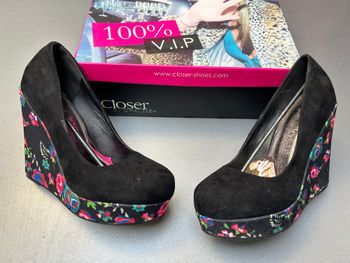 Chaussures noire fleuries Closer by Chaussea - Pointure 38