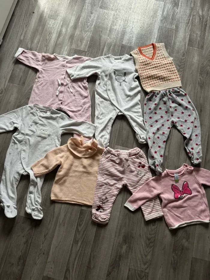 Très gros lot de vêtement fille 1 ans - photo numéro 9