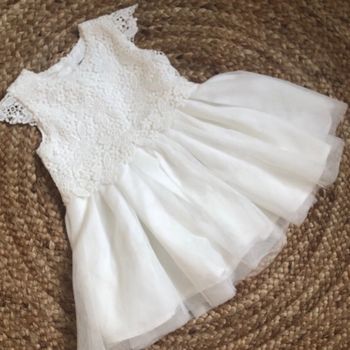 Robe blanche dentelle