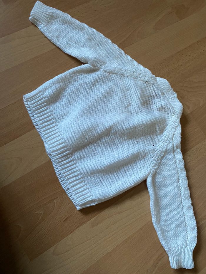 Gilet blanc correspond à un 2 ans - photo numéro 2