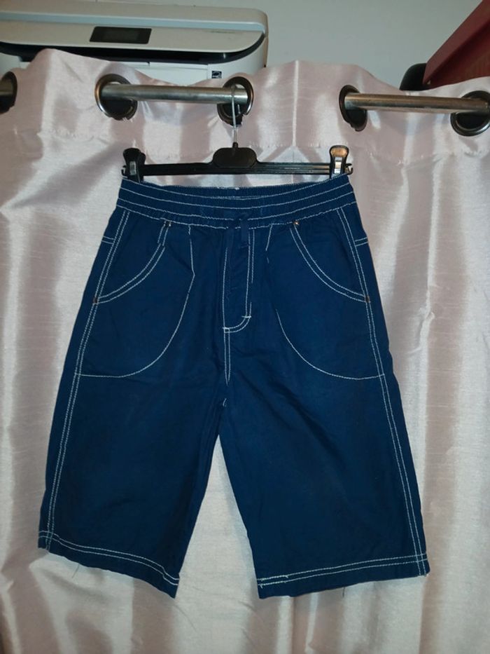 💙 Bermuda bleu marine taille 10 ans. - photo numéro 2