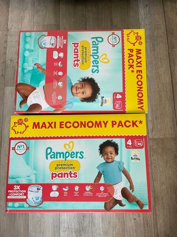 Lot de 164 couches Pampers premium pants taille 4 neuf