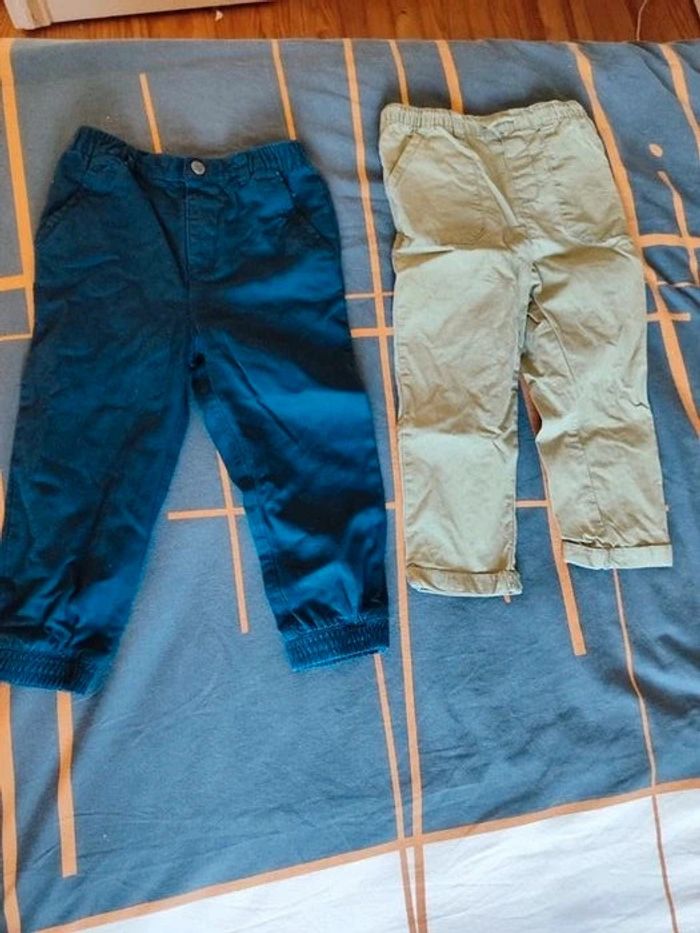 2 pantalons fin 36 mois en parfait état
Orchestra