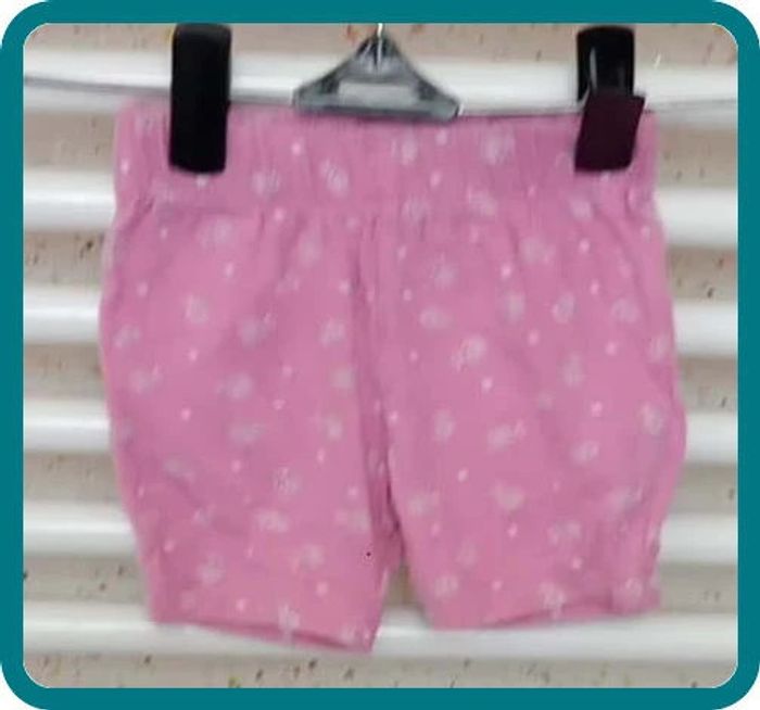 Short rose motif fleur blanche Hello Kitty Taille 18 mois - photo numéro 2