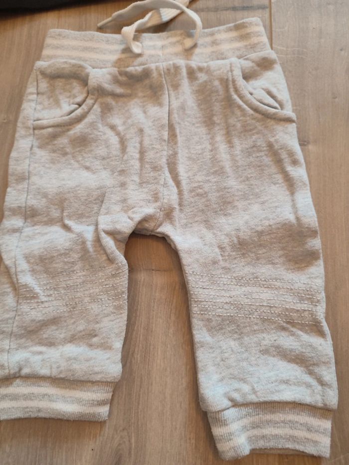 Ensemble Mots d'enfants, taille 6 mois - photo numéro 2