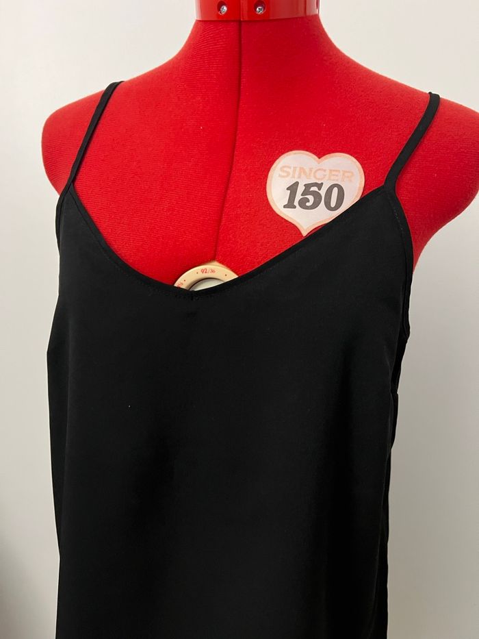 Débardeur fluide en voile et noir Kiabi - photo numéro 2