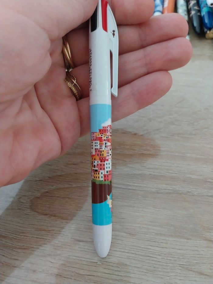 Bic 4 couleurs Italie - photo numéro 2