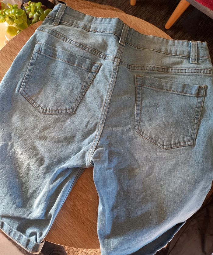 Short en jean bleu clair - photo numéro 2