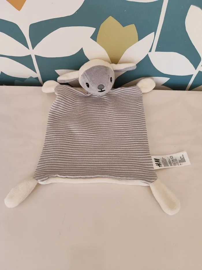 Doudou plat mouton hm