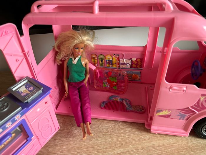 Camping car rose pour poupée Barbie son lumière - photo numéro 4