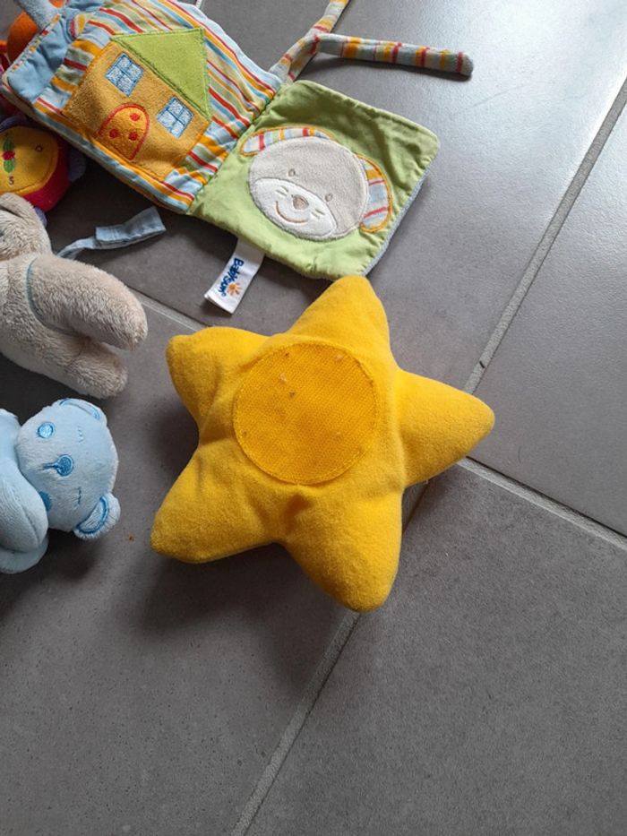 Lot peluche pour arche bébé - photo numéro 8