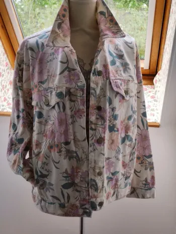 👄 veste oversize fleurs en jean 🌺