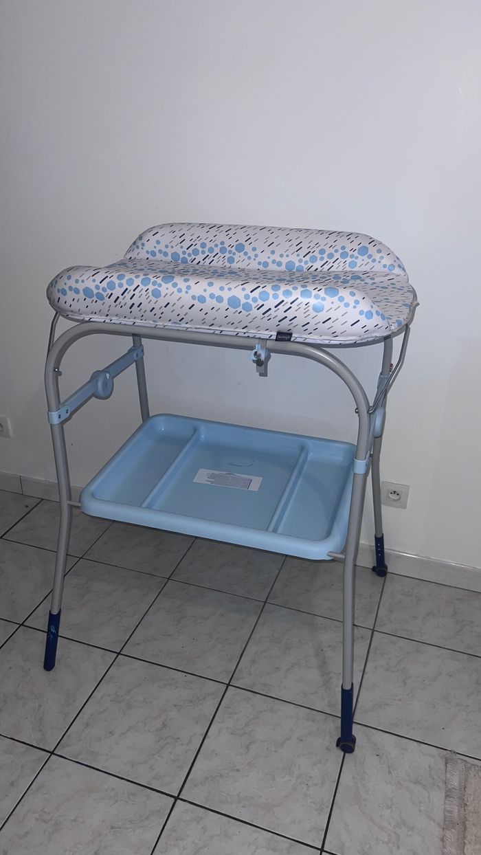 Baignoire + table à langer