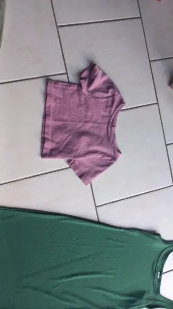Tee shirt crop top fille 9/10 ans lefties