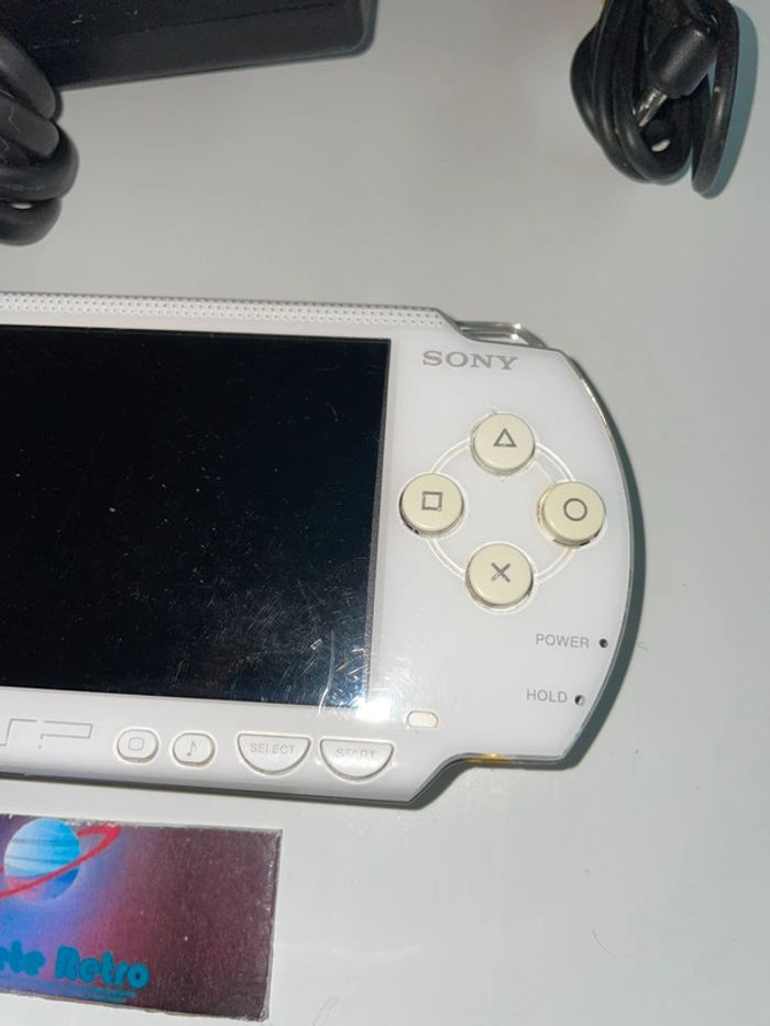 Console PSP-1004 Blanche Sony officielle Fonctionnel Avec Chargeur - photo numéro 4