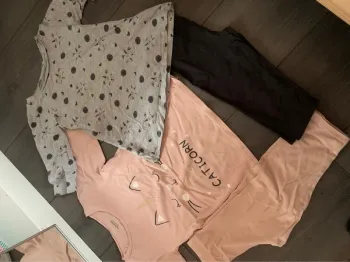 Lot de deux pyjamas vertbaudet 2 ans
