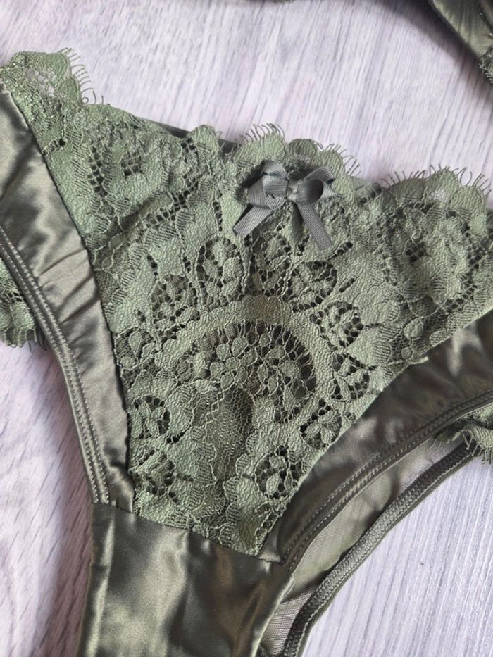 Ensemble lingerie Hunkemoller kaki - haut 85c / bas s - neuf sans étiquette - photo numéro 3