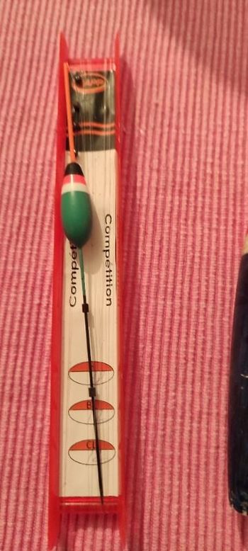 2 Lignes de pêche+ Bouchon