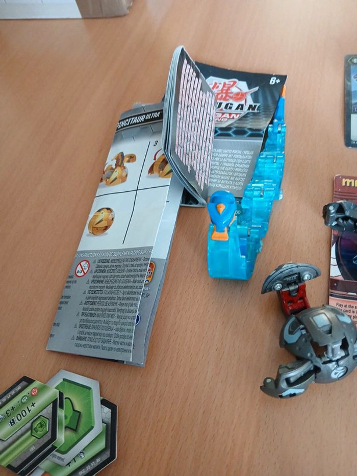 Lot de 15 bakugan + cartes magnetiques + cartes collection - photo numéro 17