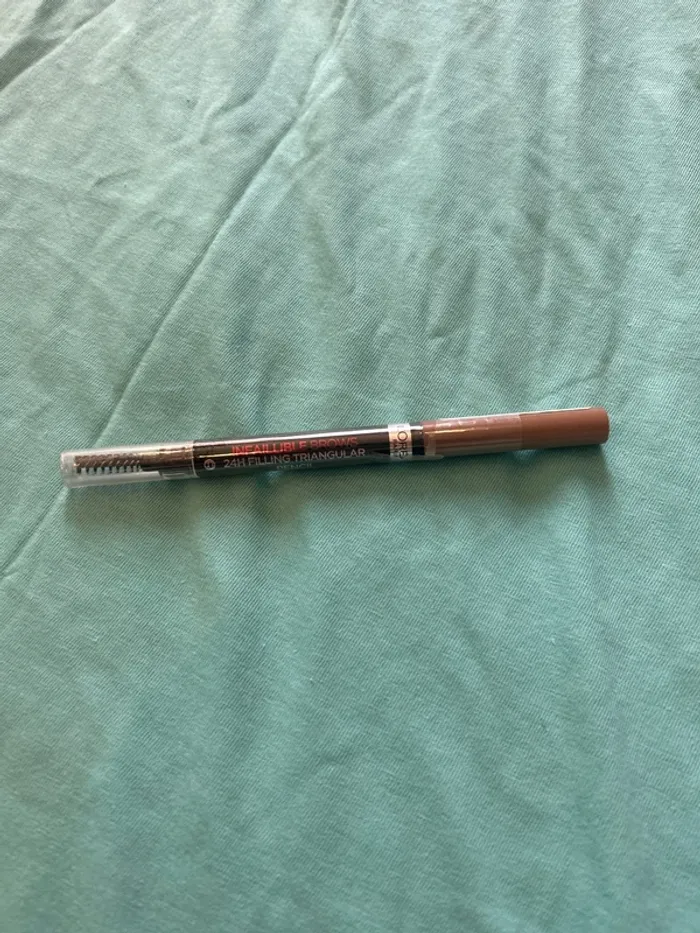 Crayon à sourcils L’Oréal