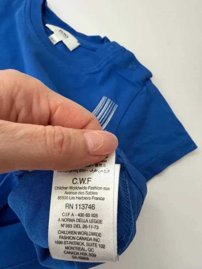 T-shirt Boss by Hugo Boss bébé garçon taille 6 mois, 67 cm bleu parfait état - photo numéro 3