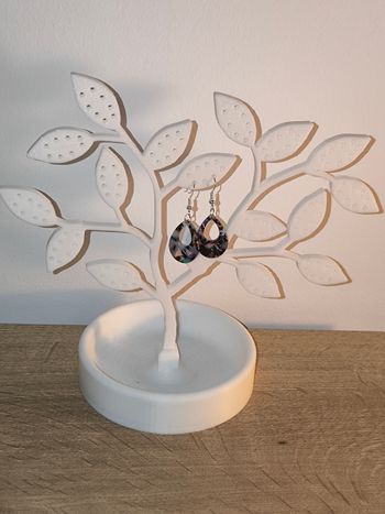 Boucles d’oreilles pendantes marbrées – style goutte multicolore