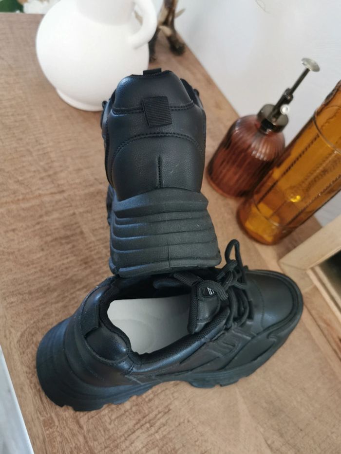 Baskets compensées noires à lacets - photo numéro 6