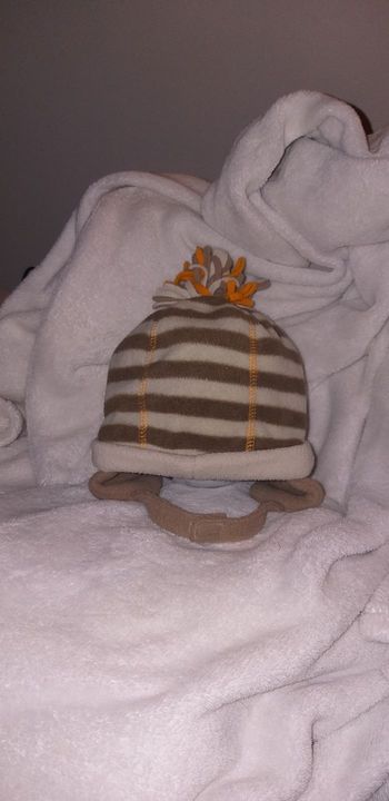Bonnet polaire rayé à ponpon 12/24 mois