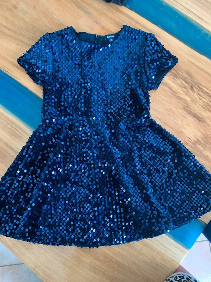 Jolie robe bleu paillettes à sequins bleu marine taille 4 ans kiabi