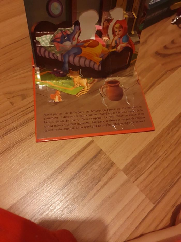 livre 3 d petit chaperon rouge - photo numéro 8